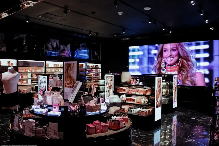 Victoria's Secret & PINK by Victoria's Secret 0