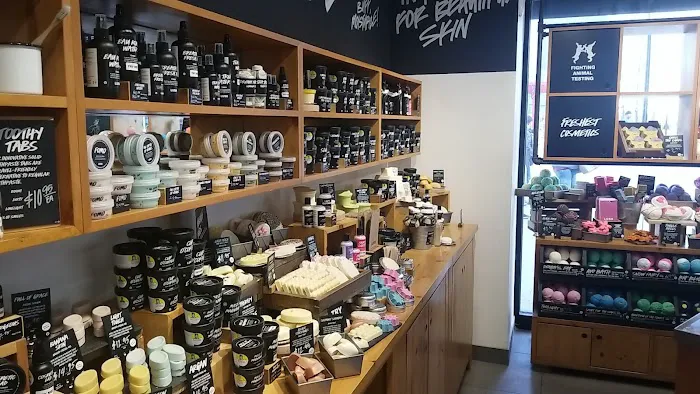 Lush Cosmetics Liberty Center 9