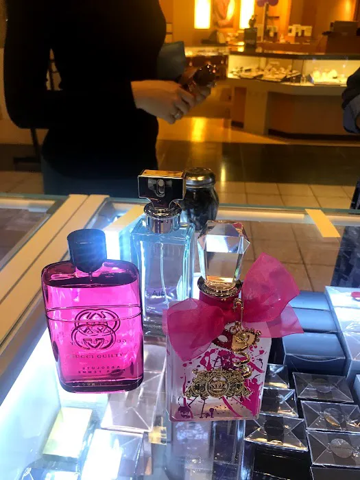 A & R Perfumes - Liberty Center 8