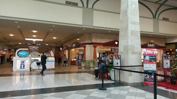 Von Maur 2