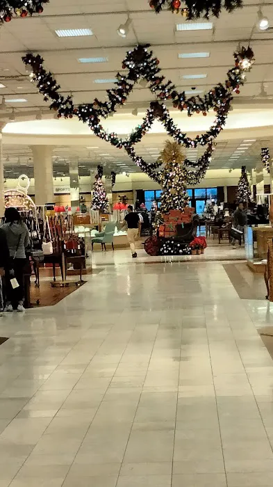 Von Maur 6