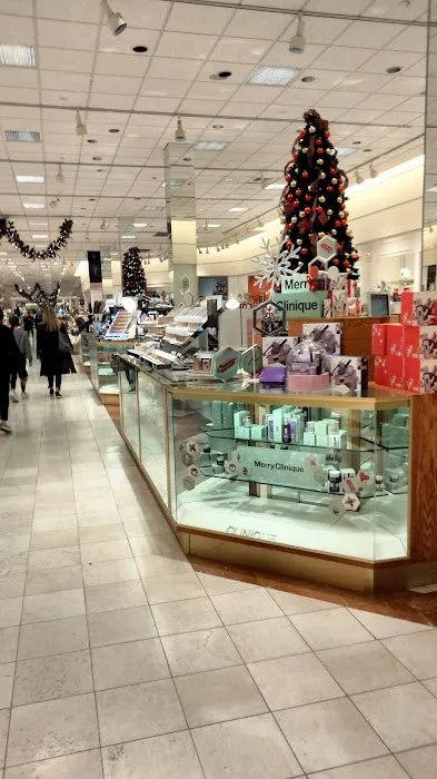 Von Maur 9