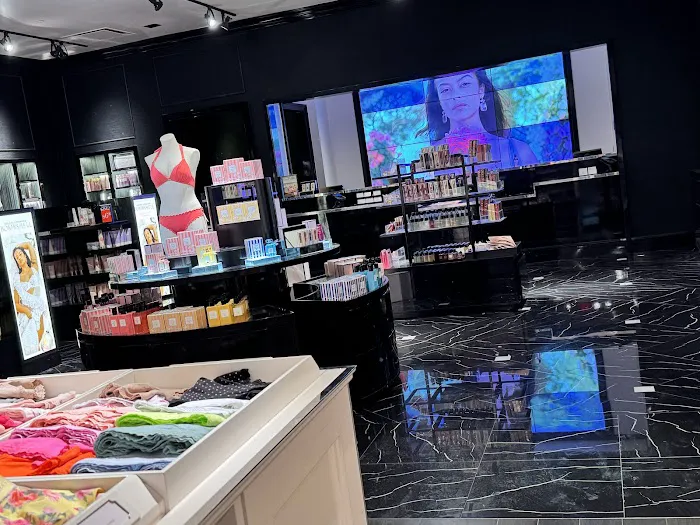 Victoria's Secret & PINK by Victoria's Secret 6
