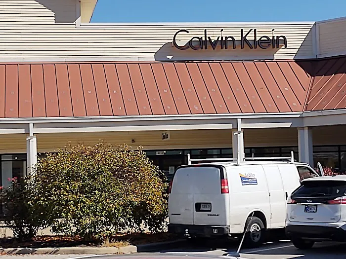 Calvin Klein 8