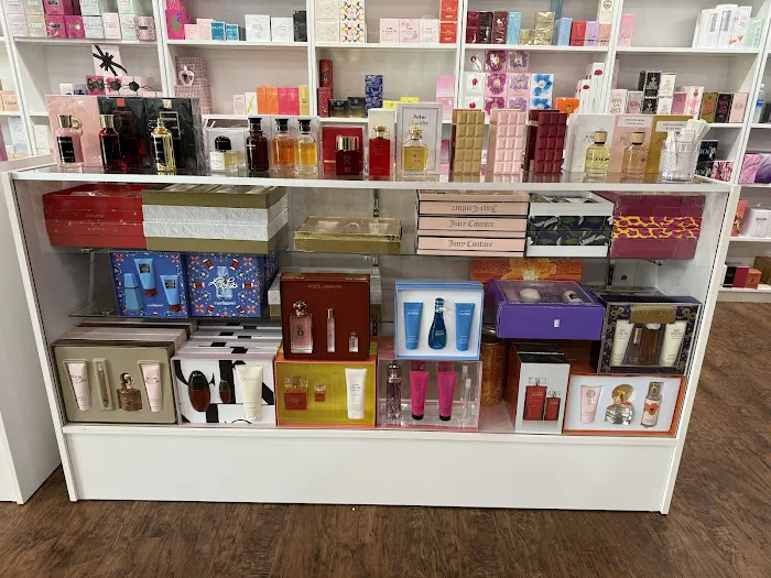 Perfume Palace 4