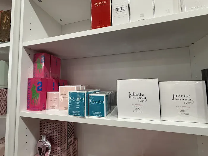 Perfume Palace 7