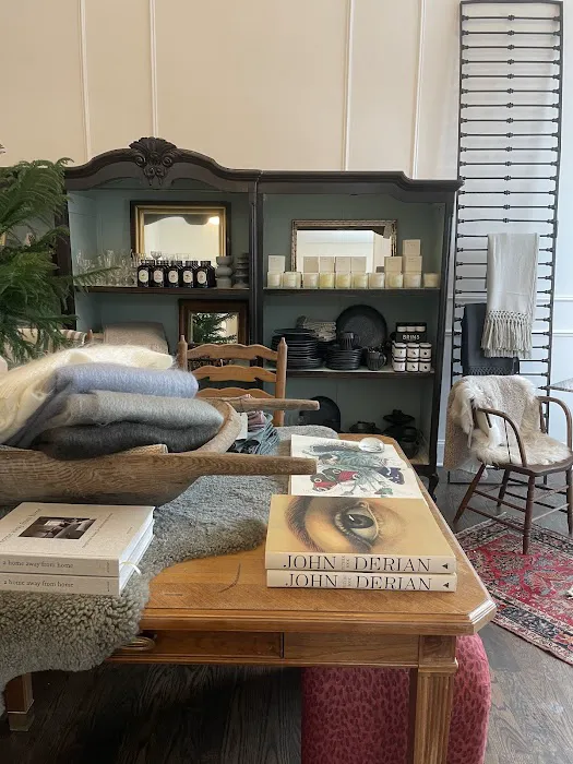 Caroline Shop 3