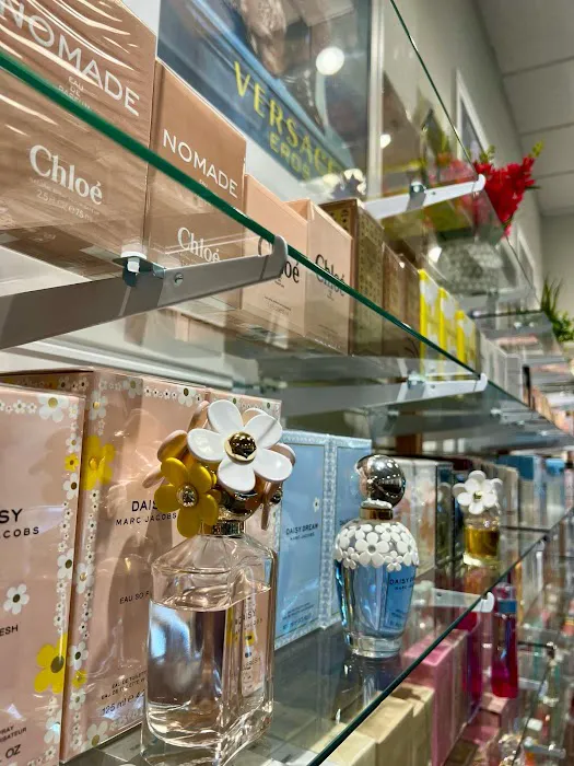 Perfume Palace 4