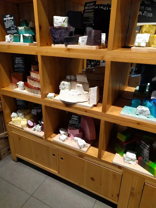 Lush Cosmetics Kenwood 8