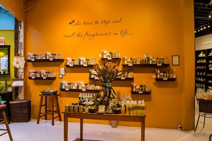 Moss Hill Bath & Body Collection 7