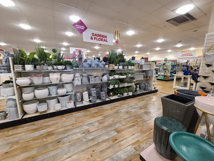 Marshalls & HomeGoods 6
