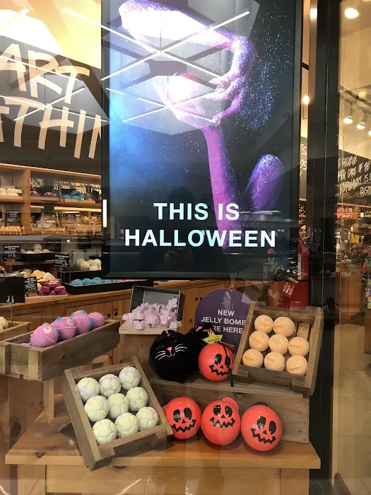 Lush Cosmetics Briarwood 2