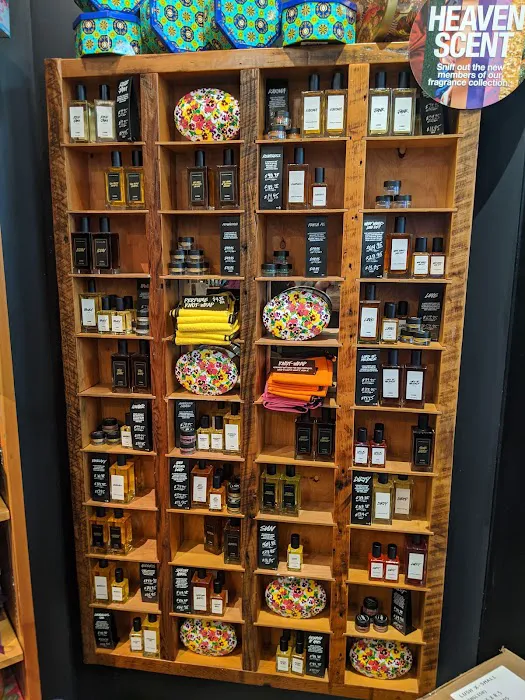Lush Cosmetics Briarwood 9