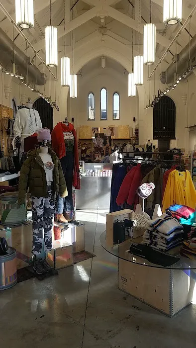 Urban Outfitters 8