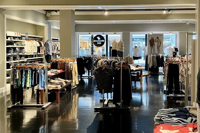 Abercrombie & Fitch 5