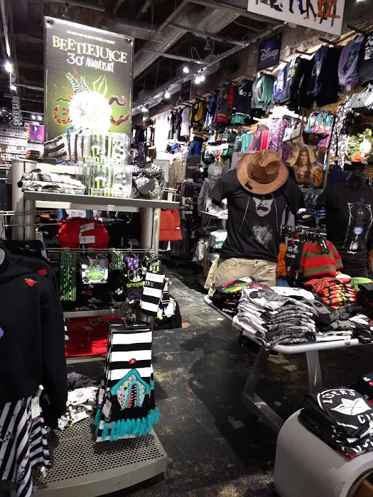 Hot Topic 4