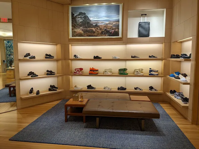 Louis Vuitton Cincinnati Kenwood 0