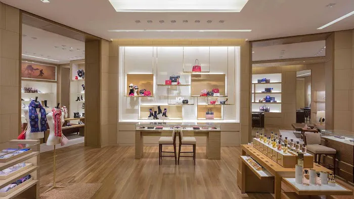 Louis Vuitton Cincinnati Kenwood 8