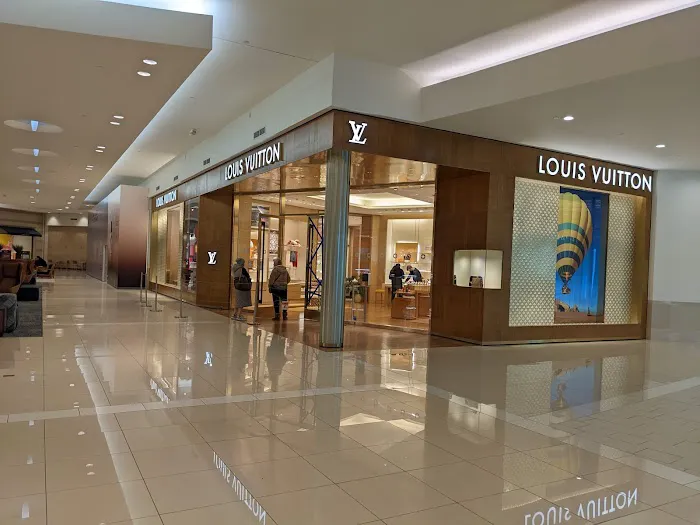 Louis Vuitton Cincinnati Kenwood 2