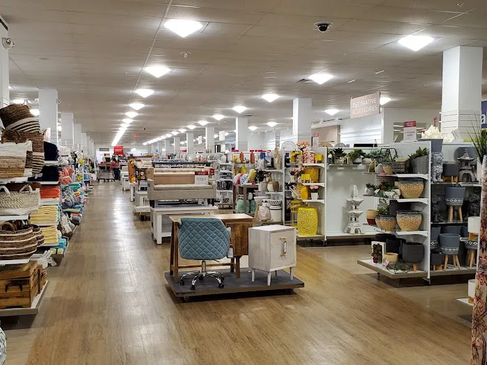 Marshalls & HomeGoods 1