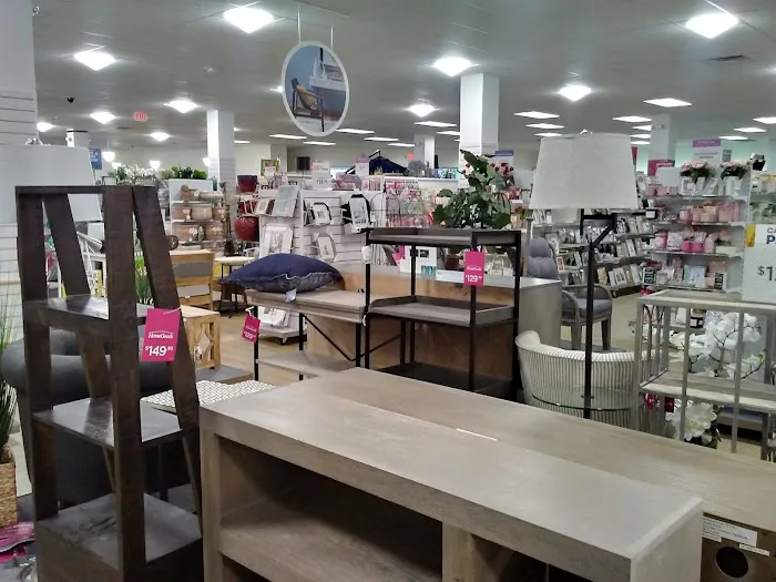Marshalls & HomeGoods 9
