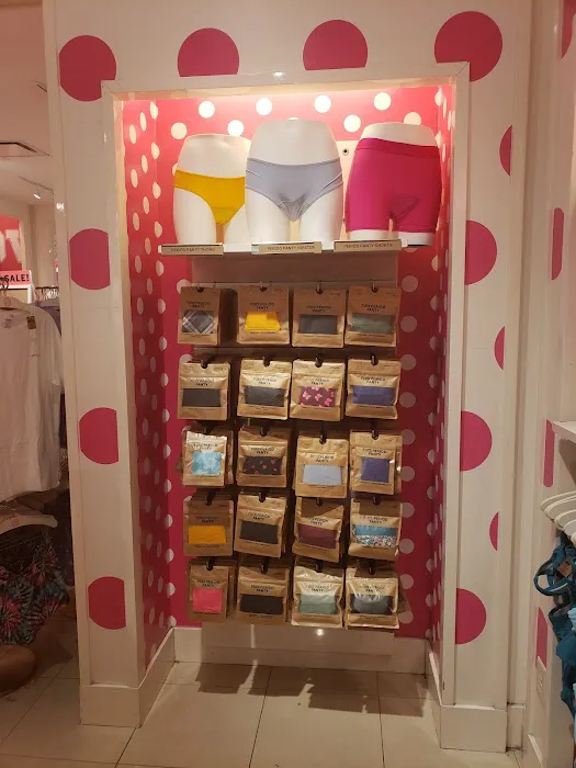Victoria's Secret & PINK by Victoria's Secret 0