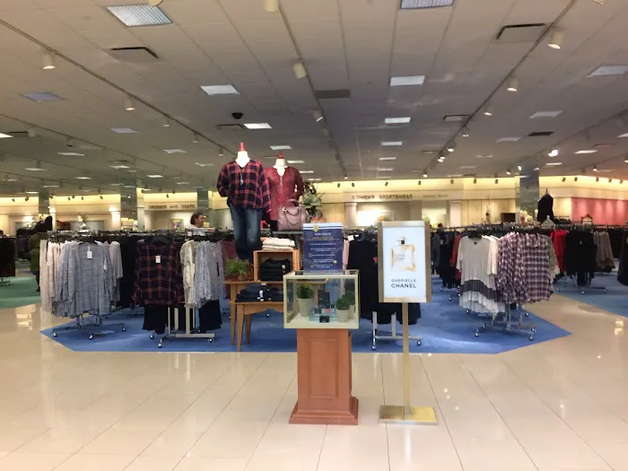 Von Maur 5