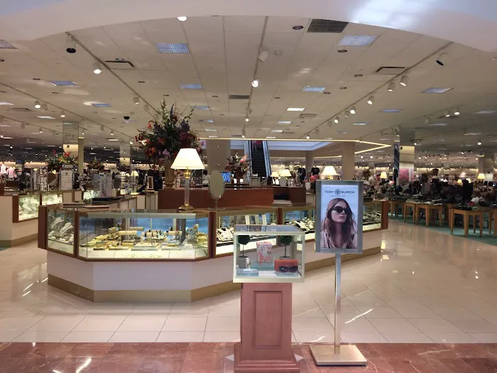 Von Maur 9