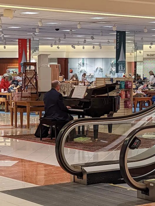 Von Maur 6