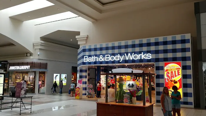 Bath & Body Works 1