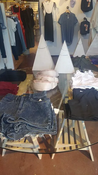 Urban Outfitters 8