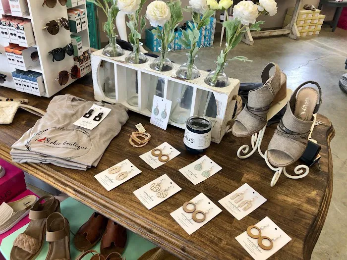 728 Chic Boutique 5