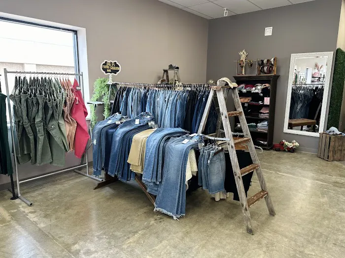 728 Chic Boutique 0