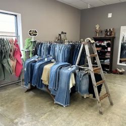 728 Chic Boutique ico
