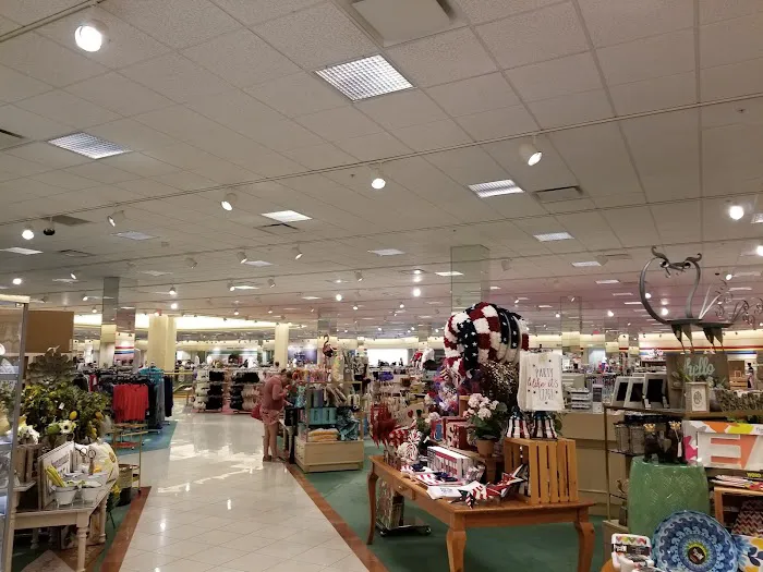 Von Maur 4