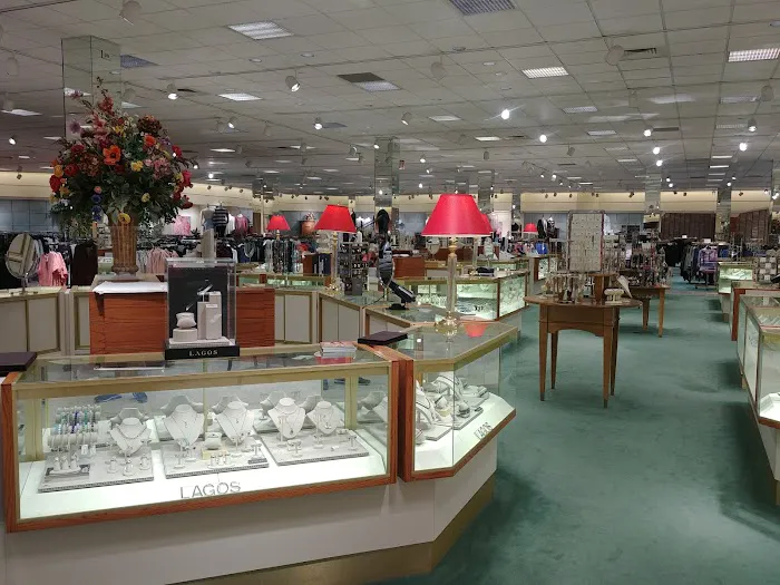 Von Maur 2