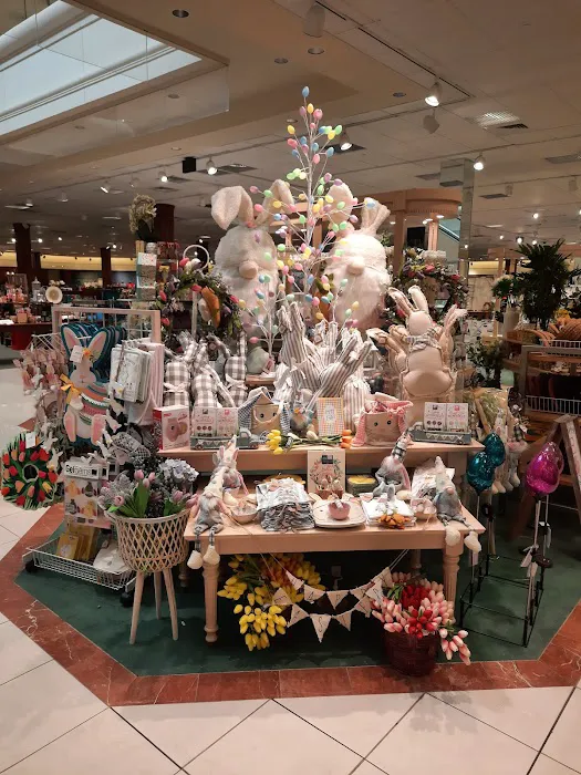 Von Maur 7