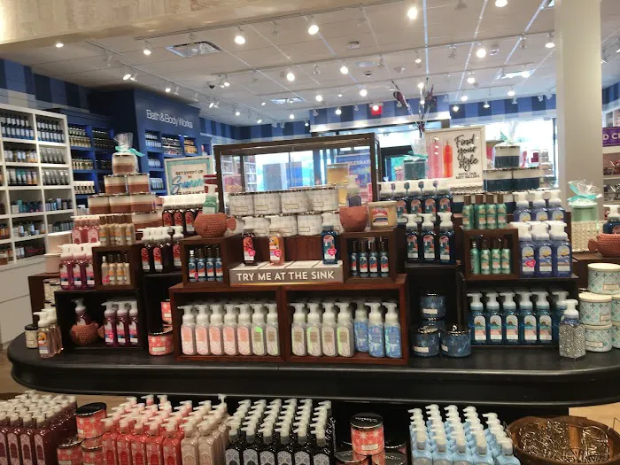 Bath & Body Works 4