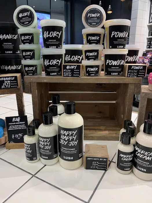 Lush Cosmetics Oxmoor Center 4