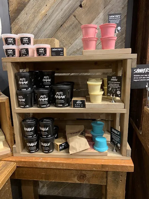Lush Cosmetics Oxmoor Center 5
