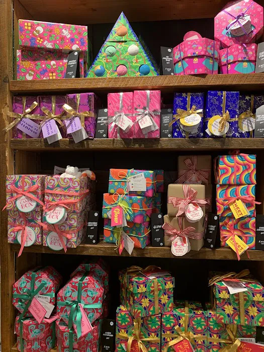 Lush Cosmetics Oxmoor Center 8