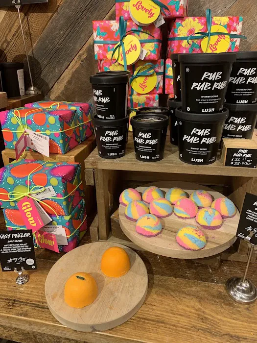 Lush Cosmetics Oxmoor Center 3