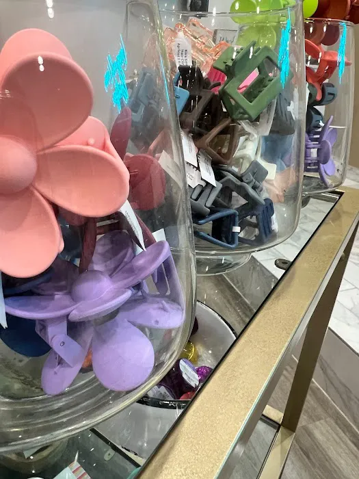 Lemons and Limes Boutique: Kenwood 8