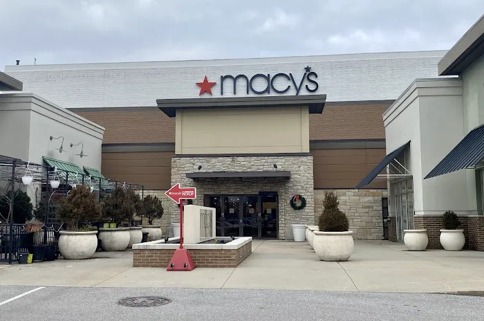 Macy's 0