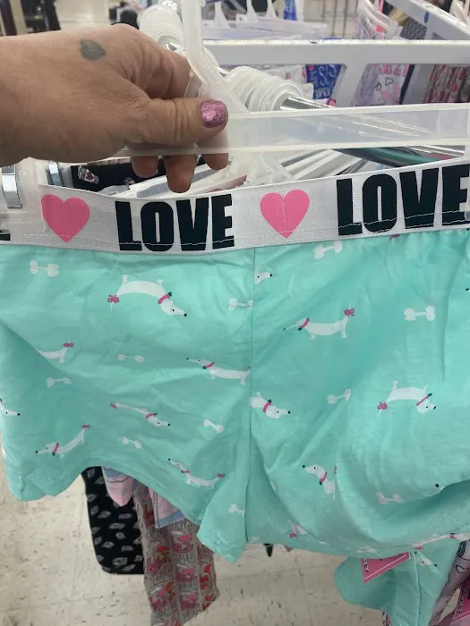 Roses Discount Store 6