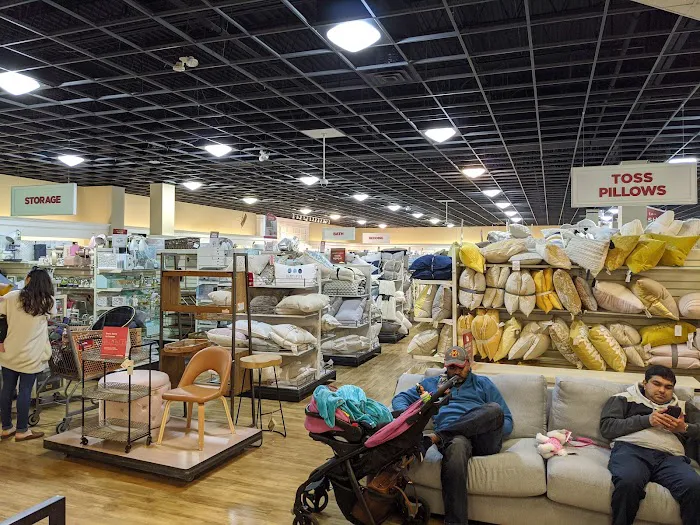 T.J. Maxx & HomeGoods 1