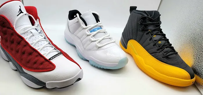 THE SHOE & APPAREL CO. 0