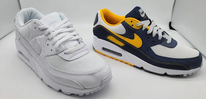 THE SHOE & APPAREL CO. 6