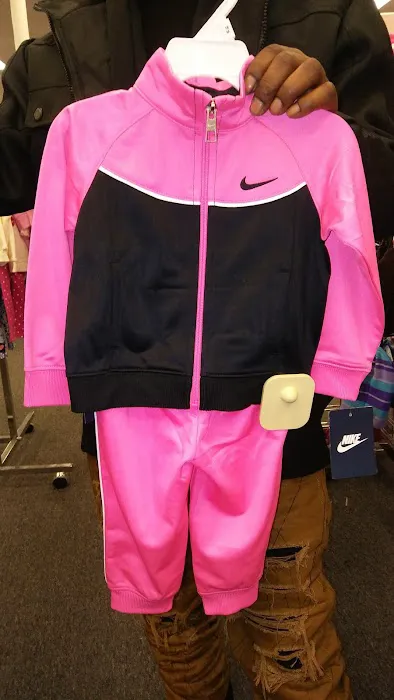 Roses Discount Store 4