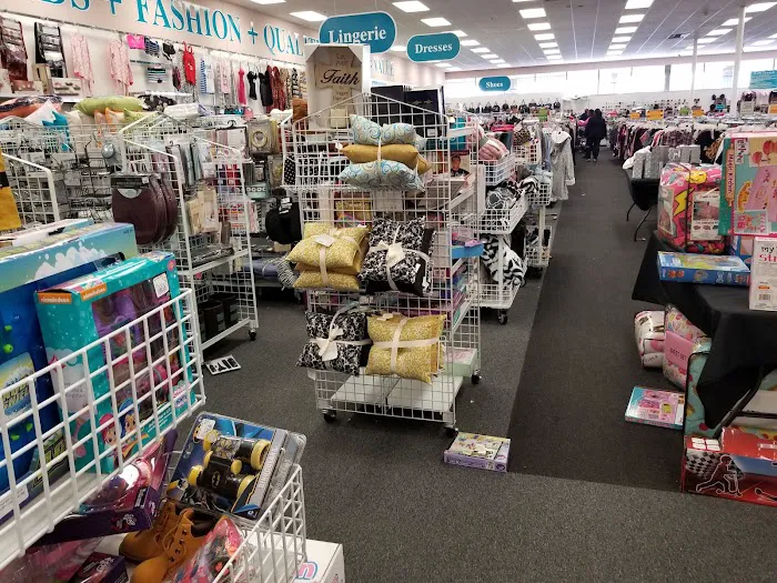 Roses Discount Store 3
